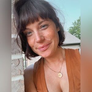 Meet your Posher, Sabrina